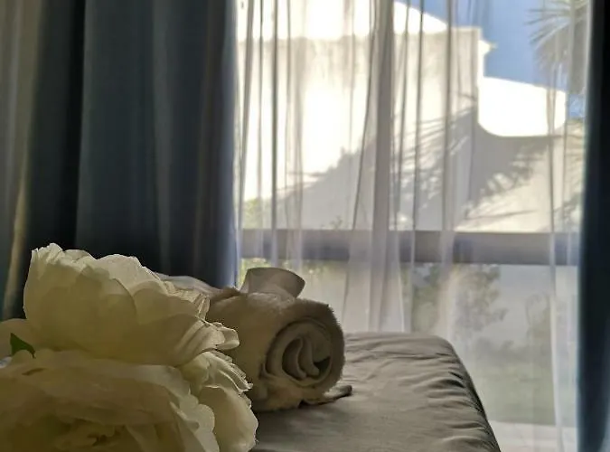 Sensations לאגוּ‏ש