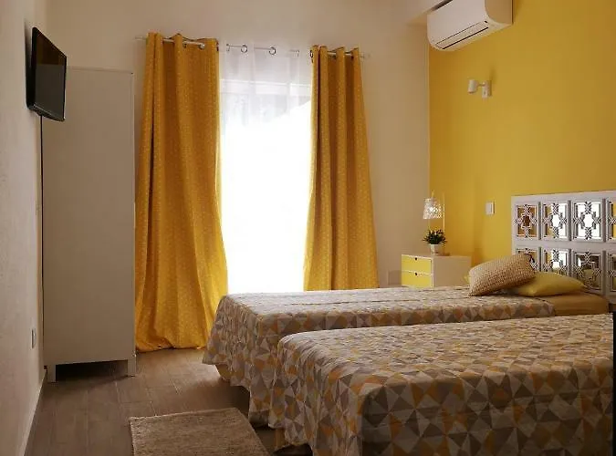 Sensations ゲストハウス 4*